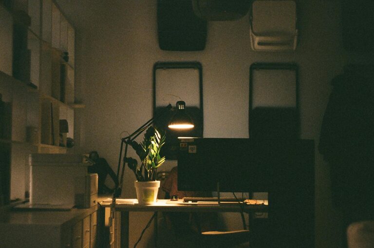 Tips for Creating a Cozy and Functional Home Workspace